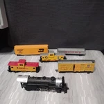 Lot 6 Vintage Bachmann Ho Mikado 2-8-2 Union Pacific Locomotive & Tender 2528. Fixed Price $89.00.