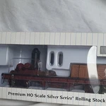 Bachmann Ho Silver Series Log Flat Car And 18302 Skidders.. Fixed Price $36.00.